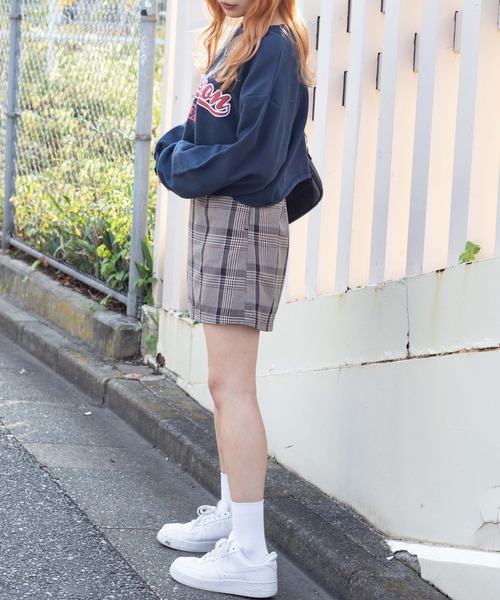 WEGO(ウィゴー)の「WEGO/グラフィックショートプルオーバー(スウェット・レディース・ブルー/ダークグリーン/ダークオレンジ/アイボリー/オートミール/ブラック/その他2/その他1/ブラック系その他/ホワイト系その他/その他3/ライトピンク・SMALL/MEDIUM)」の18枚目の写真