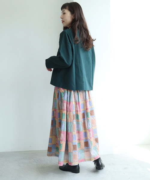 l'atelier du savon(アトリエドサボン)の「オンラインのみ会 ワッペン刺繍プルオーバー(Tシャツ/カットソー・レディース・グリーン/キナリ・FREE)」の21枚目の写真