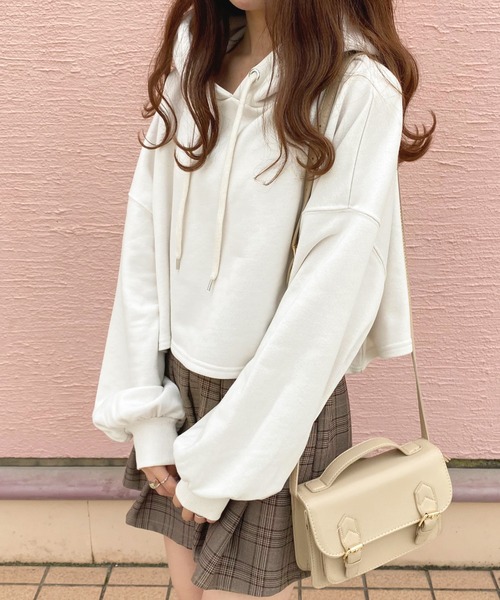 apres jour(アプレジュール)の「袖ボリュームショートパーカー【ZOZOTOWN限定アイテム】(パーカー・レディース・スモークピンク/アイボリー/ラベンダー/ブルー系その他/ライトベージュ・フリー/X-LARGE)」の2枚目の写真