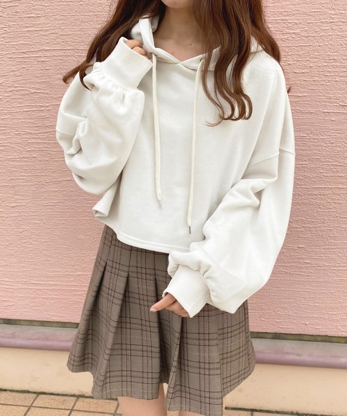 apres jour(アプレジュール)の「袖ボリュームショートパーカー【ZOZOTOWN限定アイテム】(パーカー・レディース・スモークピンク/アイボリー/ラベンダー/ブルー系その他/ライトベージュ・フリー/X-LARGE)」の10枚目の写真