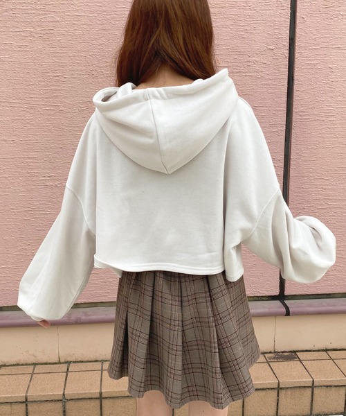 apres jour(アプレジュール)の「袖ボリュームショートパーカー【ZOZOTOWN限定アイテム】(パーカー・レディース・スモークピンク/アイボリー/ラベンダー/ブルー系その他/ライトベージュ・フリー/X-LARGE)」の12枚目の写真