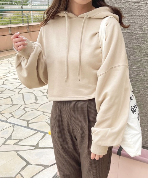 apres jour(アプレジュール)の「袖ボリュームショートパーカー【ZOZOTOWN限定アイテム】(パーカー・レディース・スモークピンク/アイボリー/ラベンダー/ブルー系その他/ライトベージュ・フリー/X-LARGE)」の15枚目の写真