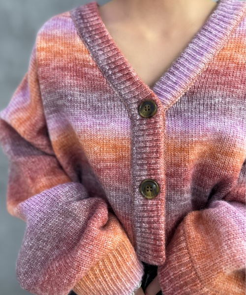 Solace(ソレイス)の「グラデーションニットカーデ(カーディガン/ボレロ・レディース・ブラック/レッド/イエロー・FREE)」の4枚目の写真