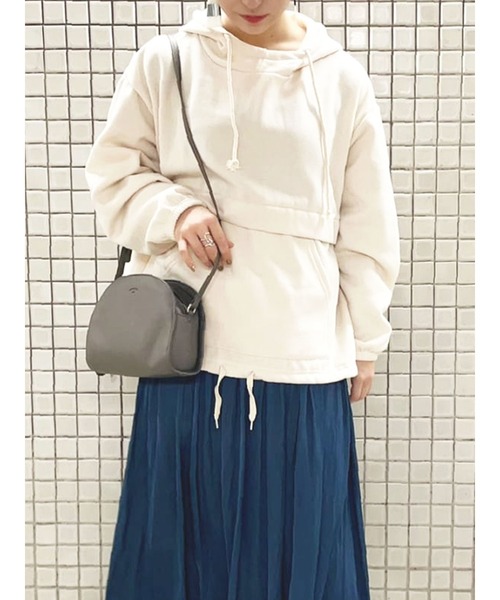 Samansa Mos2 blue（サマンサモスモスブルー）の「裏起毛パーカー（パーカー・レディース・グレー/オフホワイト/チャコール・ﾌﾘ-）」の4枚目の写真