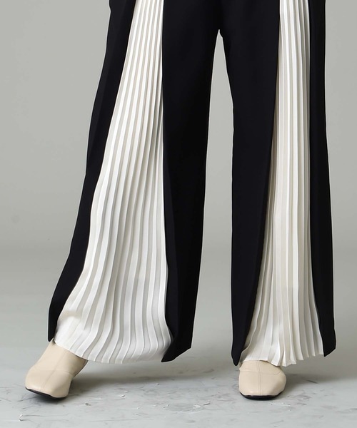 RAW FUDGE(ローファッジ)の「フロントプリーツ切替パンツ(その他パンツ・レディース・ブラック/ネイビー/モカ・M)」の2枚目の写真