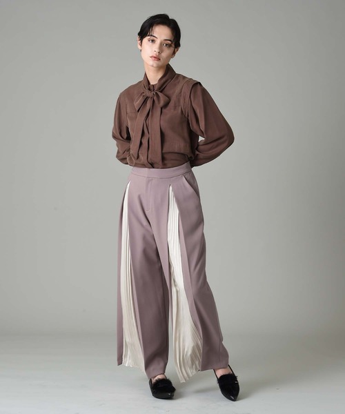 RAW FUDGE(ローファッジ)の「フロントプリーツ切替パンツ(その他パンツ・レディース・ブラック/ネイビー/モカ・M)」の13枚目の写真