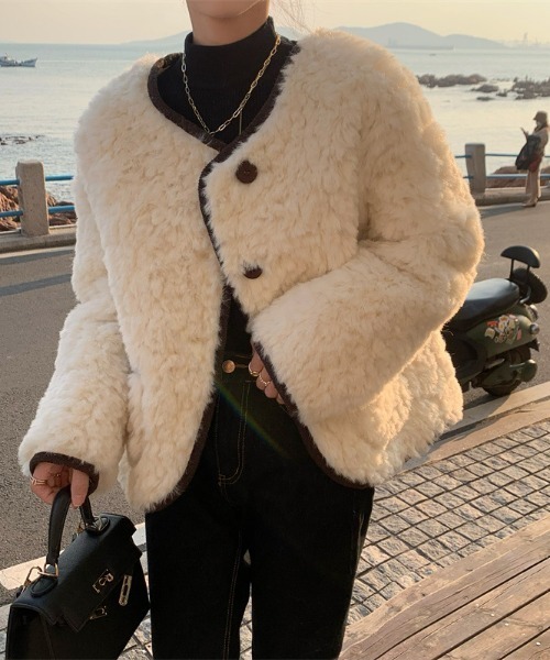 aimoha（アイモハ）の「ボアノーカラージャケット（ノーカラージャケット・レディース・ブラウン/オフホワイト/ブルー・FREE）」の10枚目の写真