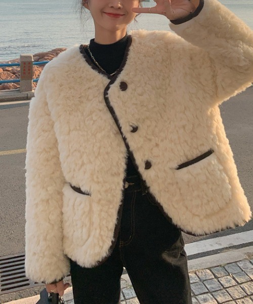 aimoha（アイモハ）の「ボアノーカラージャケット（ノーカラージャケット・レディース・ブラウン/オフホワイト/ブルー・FREE）」の11枚目の写真