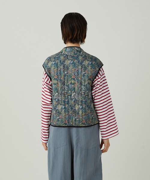 ADIEU TRISTESSE（アデュートリステス）の「リバティプリントキルティングベスト（ベスト・レディース・グリーン系その他・38）」の3枚目の写真