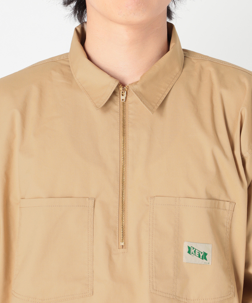 KEY(キイ)の「【KEY/キー×JOURNAL STANDARD】別注 ハーフジップ カラーシャツ(シャツ/ブラウス・メンズ・ベージュ/サックスブルー/グリーン/タン・MEDIUM/LARGE)」の18枚目の写真