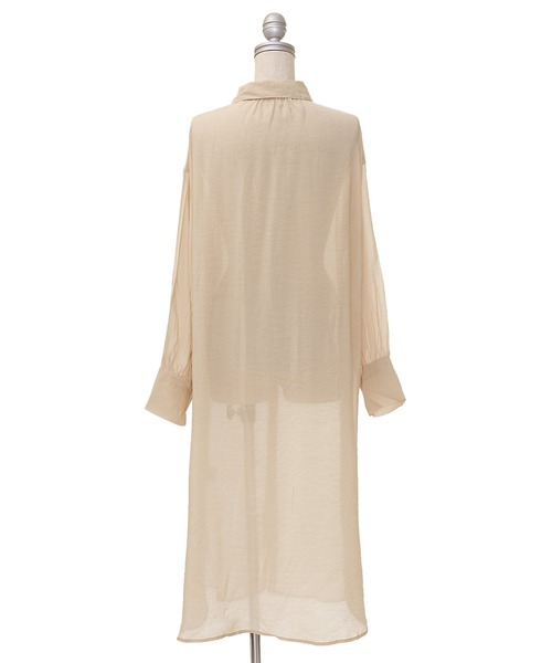 AS KNOW AS PINKY(アズノゥアズピンキー)の「そよ風のシアーシャツワンピース(シャツワンピース・レディース・オフホワイト/ブラック/ベージュ・FREE)」の5枚目の写真