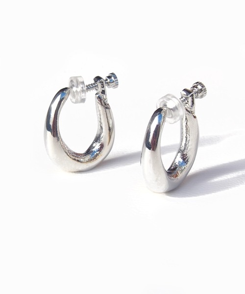 SALON（サロン）の「金具が目立たないぷっくりフープイヤリング（イヤリング・レディース・ゴールド/シルバー・FREE）」の11枚目の写真