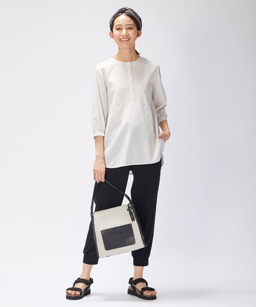 J.PRESS(ジェイプレス)の「【洗える・接触冷感】C/アセVISストライプ チュニック ブラウス(シャツ/ブラウス・レディース・ベージュ系/ネイビー系/ふじ色系・T13/T15)」の5枚目の写真