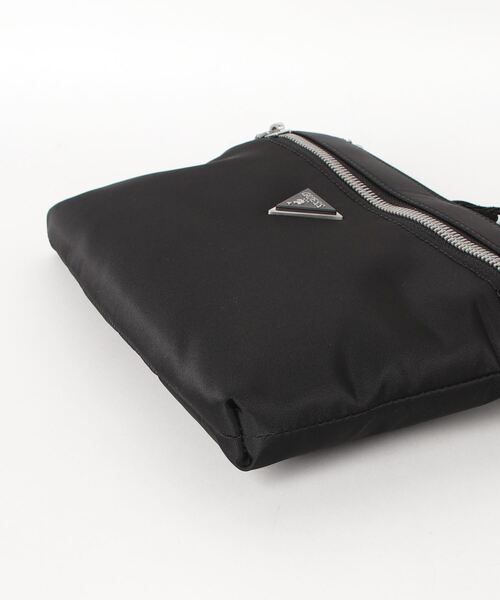 Guess（ゲス）の「CERTOSA Flat Crossbody With Pocket（ショルダーバッグ・メンズ・ブラック・ONE SIZE）」の2枚目の写真
