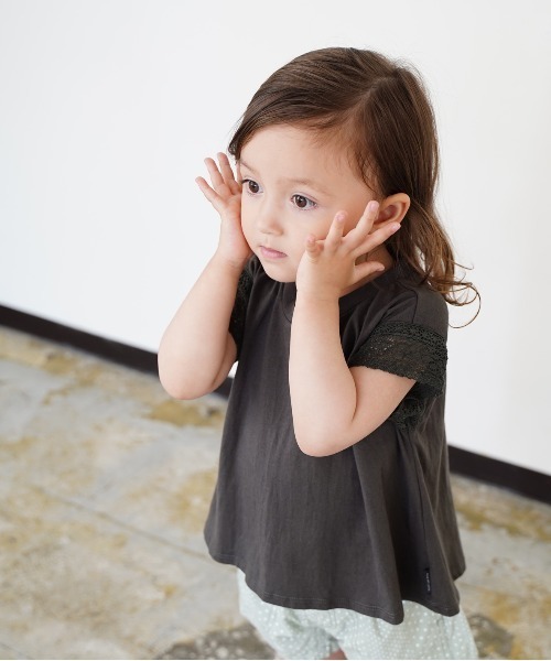 quoti use fith（クゥオティ　ユース　フィス）の「天竺 レース半袖 Tシャツ（Tシャツ/カットソー・キッズ・ホワイト/ブラック/ベージュ/グリーン・90/100/110/120/80/130）」の3枚目の写真