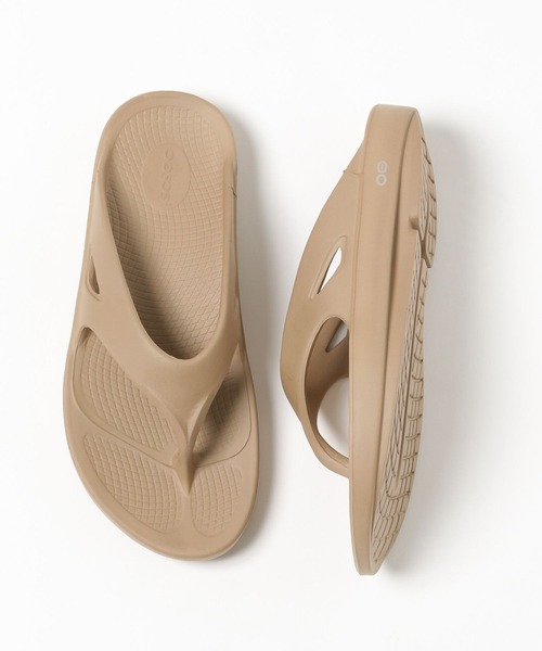 OOFOS（ウーフォス）の「【HEREIAM】OOFOS（ウーフォス）OOriginal（サンダル・レディース・ブラック/パープル/ナチュラル/グレイッシュベージュ・SMALL/MEDIUM/X-SMALL）」の2枚目の写真