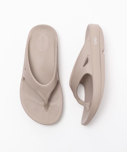 OOFOS（ウーフォス）の「【HEREIAM】OOFOS（ウーフォス）OOriginal（サンダル・レディース・ブラック/パープル/ナチュラル/グレイッシュベージュ・SMALL/MEDIUM/X-SMALL）」の3枚目の写真