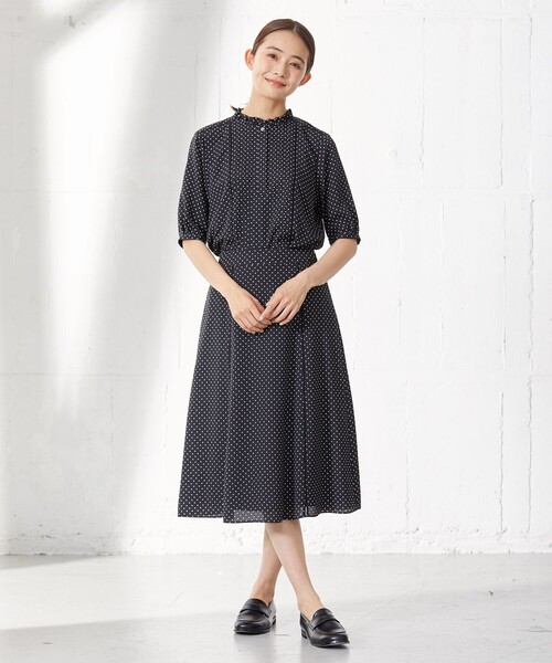J.PRESS(ジェイプレス)の「【洗える】 ドットプリント フリル衿 カットソー(Tシャツ/カットソー・レディース・ブラック系5/ライトグレー系5/パープル系5・T15/T13)」の5枚目の写真