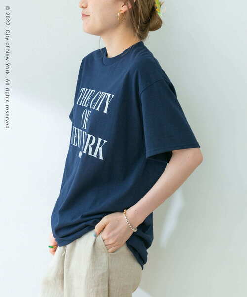 URBAN RESEARCH（アーバンリサーチ）の「NYC LETTERING T-SHIRTS（Tシャツ/カットソー・レディース・ホワイト/ネイビー/ピンク・FREE）」の11枚目の写真