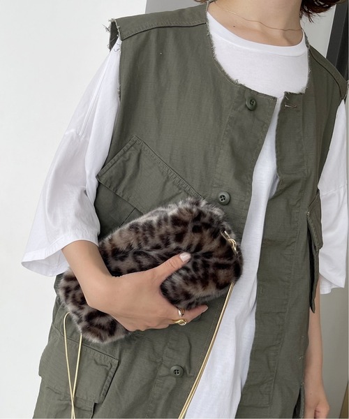 Spick & Span（スピックアンドスパン）の「【a point /アポワン】エコファーチェーンバッグ（ショルダーバッグ・レディース・チャコールグレー/ブラウン・FREE）」の3枚目の写真