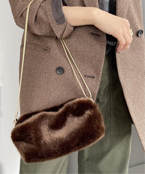 Spick & Span（スピックアンドスパン）の「【a point /アポワン】エコファーチェーンバッグ（ショルダーバッグ・レディース・チャコールグレー/ブラウン・FREE）」の5枚目の写真