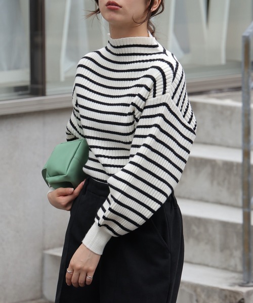 frames RAY CASSIN（フレームスレイカズン）の「ボトルネックボリュームスリーブリブプルオーバー（ニット/セーター・レディース・ブラック/オフホワイト/イエロー/ブルー/グリーン/ラベンダー/ライトピンク/ワイン/グレイッシュベージュ/イエロー×グリーン/ブラック系・FREE）」の3枚目の写真