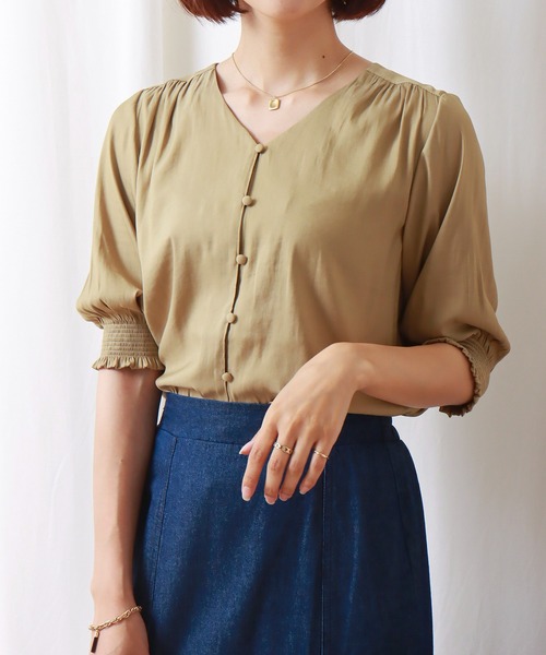 libelle more（リベル モア）の「E/ツイル　シャーリングブラウス（シャツ/ブラウス・レディース・ブラック/グレー/オフホワイト/サンドベージュ/マスタード・M/L）」の5枚目の写真