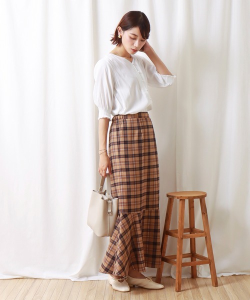 libelle more（リベル モア）の「E/ツイル　シャーリングブラウス（シャツ/ブラウス・レディース・ブラック/グレー/オフホワイト/サンドベージュ/マスタード・M/L）」の7枚目の写真