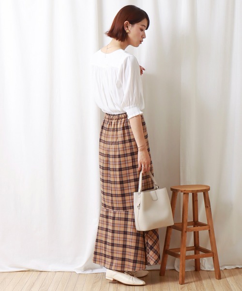 libelle more（リベル モア）の「E/ツイル　シャーリングブラウス（シャツ/ブラウス・レディース・ブラック/グレー/オフホワイト/サンドベージュ/マスタード・M/L）」の8枚目の写真