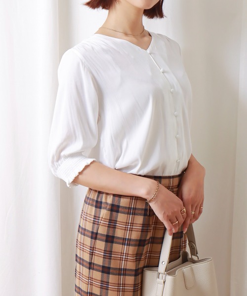 libelle more（リベル モア）の「E/ツイル　シャーリングブラウス（シャツ/ブラウス・レディース・ブラック/グレー/オフホワイト/サンドベージュ/マスタード・M/L）」の12枚目の写真