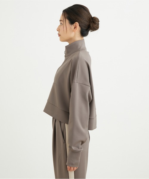 NERGY（ナージー）の「【Athlounge】UV  接触冷感 ショートハーフジッププルオーバー（スウェット・レディース・チャコールグレー/ブラウン/レンガ・FREE）」の22枚目の写真