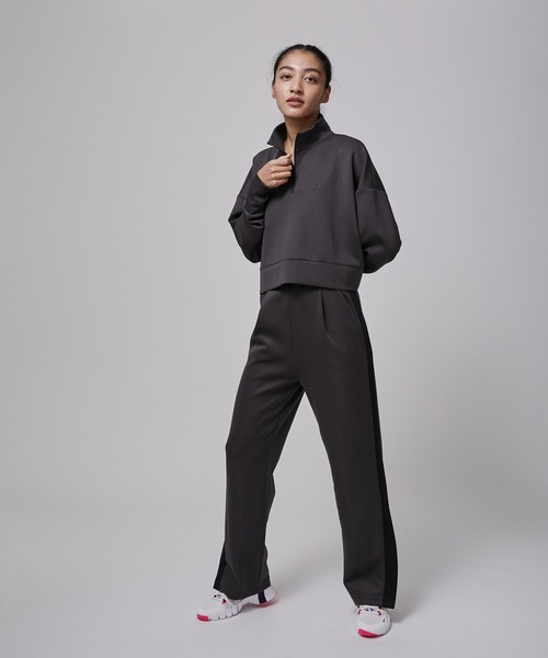 NERGY（ナージー）の「【Athlounge】UV  接触冷感 ショートハーフジッププルオーバー（スウェット・レディース・チャコールグレー/ブラウン/レンガ・FREE）」の9枚目の写真