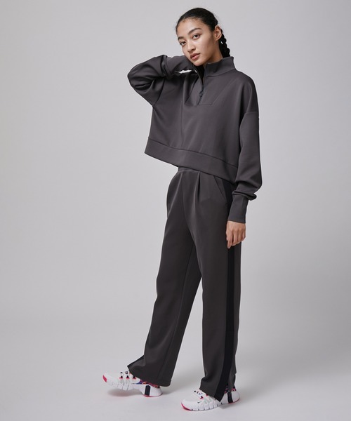 NERGY（ナージー）の「【Athlounge】UV  接触冷感 ショートハーフジッププルオーバー（スウェット・レディース・チャコールグレー/ブラウン/レンガ・FREE）」の10枚目の写真