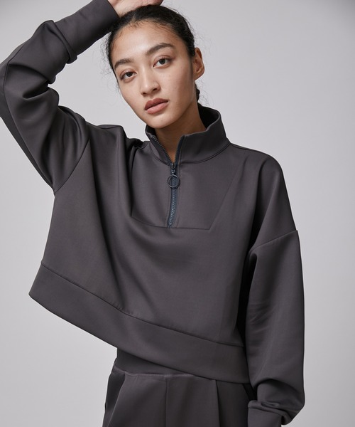 NERGY（ナージー）の「【Athlounge】UV  接触冷感 ショートハーフジッププルオーバー（スウェット・レディース・チャコールグレー/ブラウン/レンガ・FREE）」の17枚目の写真