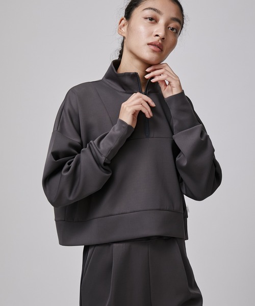 NERGY（ナージー）の「【Athlounge】UV  接触冷感 ショートハーフジッププルオーバー（スウェット・レディース・チャコールグレー/ブラウン/レンガ・FREE）」の16枚目の写真