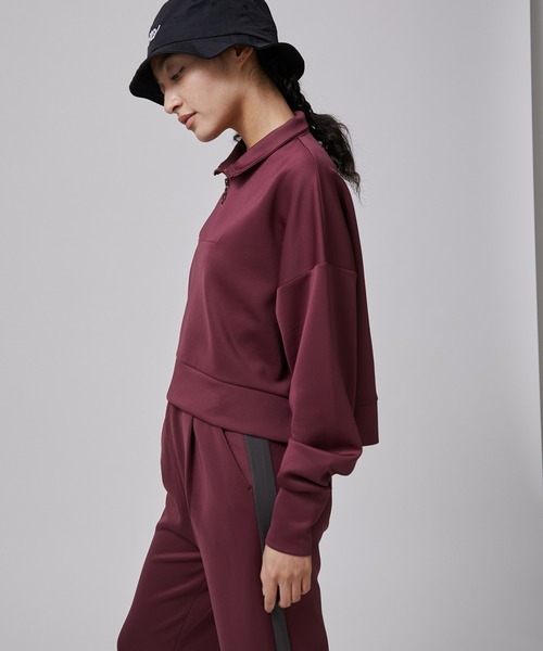 NERGY（ナージー）の「【Athlounge】UV  接触冷感 ショートハーフジッププルオーバー（スウェット・レディース・チャコールグレー/ブラウン/レンガ・FREE）」の11枚目の写真