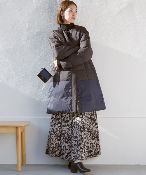 FURRY（ファーリー）の「軽量ダウンノーカラージャケット（トレンチコート・レディース・ブラック/アイボリー・FREE）」の4枚目の写真