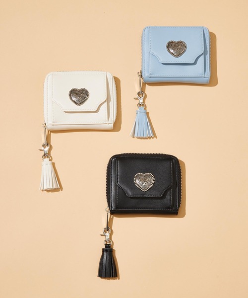 MILKFED.(ミルクフェド)の「HEART PLATE WALLET(財布・レディース・ホワイト/ライトブルー/ブラック・ONE SIZE)」の4枚目の写真
