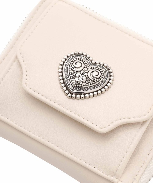 MILKFED.(ミルクフェド)の「HEART PLATE WALLET(財布・レディース・ホワイト/ライトブルー/ブラック・ONE SIZE)」の9枚目の写真