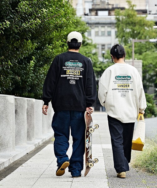 FREAK'S STORE(フリークスストア)の「WEB限定 LANDER×FREAK'S STORE/ランダー 別注 ビッグシルエット バックプリント クルーネックスウェット(スウェット・メンズ・ブラック/アッシュグレー/ダークグリーン・SMALL/MEDIUM/LARGE/X-LARGE)」の10枚目の写真