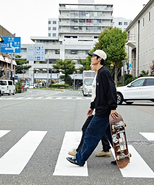 FREAK'S STORE(フリークスストア)の「WEB限定 LANDER×FREAK'S STORE/ランダー 別注 ビッグシルエット バックプリント クルーネックスウェット(スウェット・メンズ・ブラック/アッシュグレー/ダークグリーン・SMALL/MEDIUM/LARGE/X-LARGE)」の7枚目の写真