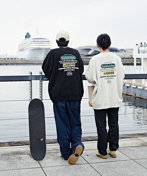FREAK'S STORE(フリークスストア)の「WEB限定 LANDER×FREAK'S STORE/ランダー 別注 ビッグシルエット バックプリント クルーネックスウェット(スウェット・メンズ・ブラック/アッシュグレー/ダークグリーン・SMALL/MEDIUM/LARGE/X-LARGE)」の6枚目の写真