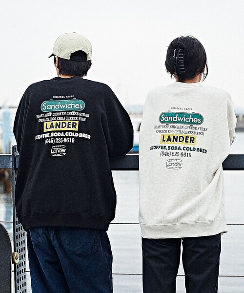 FREAK'S STORE(フリークスストア)の「WEB限定 LANDER×FREAK'S STORE/ランダー 別注 ビッグシルエット バックプリント クルーネックスウェット(スウェット・メンズ・ブラック/アッシュグレー/ダークグリーン・SMALL/MEDIUM/LARGE/X-LARGE)」の4枚目の写真