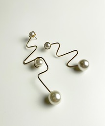 StyleSea（スタイルシー）の「ゴールド変形パールピアス(アソート)（ピアス（両耳用））」