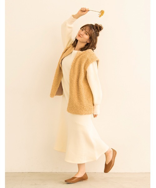 chocomee（チョコミー）の「round neck boa vest/ラウンドネックボアベスト（ベスト・レディース・アイボリー/ベージュ・ONE SIZE）」の4枚目の写真