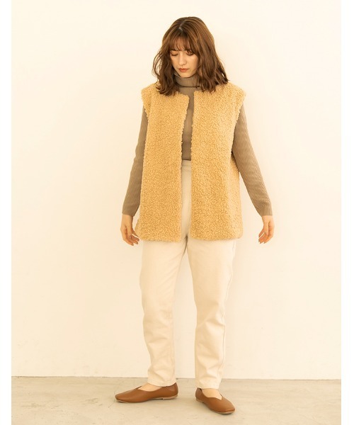 chocomee（チョコミー）の「round neck boa vest/ラウンドネックボアベスト（ベスト・レディース・アイボリー/ベージュ・ONE SIZE）」の18枚目の写真