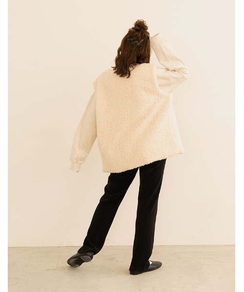 chocomee（チョコミー）の「round neck boa vest/ラウンドネックボアベスト（ベスト・レディース・アイボリー/ベージュ・ONE SIZE）」の10枚目の写真
