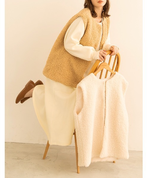 chocomee（チョコミー）の「round neck boa vest/ラウンドネックボアベスト（ベスト・レディース・アイボリー/ベージュ・ONE SIZE）」の19枚目の写真
