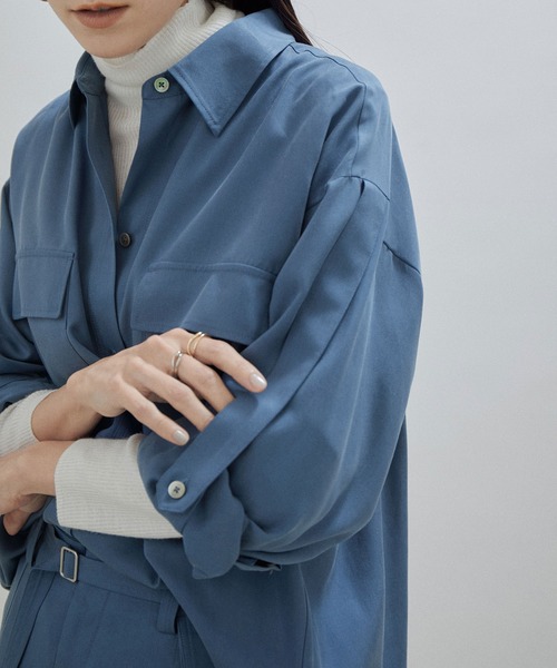 SALON adam et rope'(サロン アダム エ ロペ)の「【セットアップ対応・サステナブル】【洗える】リヨセルツイルオーバーシャツ(シャツ/ブラウス・レディース・ネイビー/ブルー系その他4・FREE)」の4枚目の写真