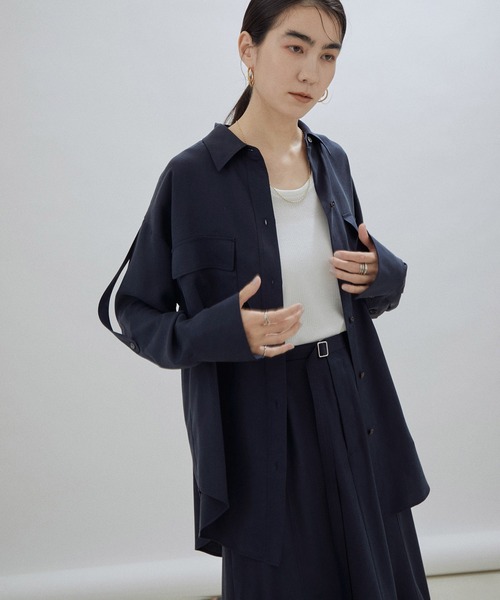 SALON adam et rope'(サロン アダム エ ロペ)の「【セットアップ対応・サステナブル】【洗える】リヨセルツイルオーバーシャツ(シャツ/ブラウス・レディース・ネイビー/ブルー系その他4・FREE)」の5枚目の写真